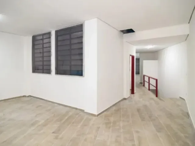 Loja com 450m², para alugar, no bairro República em São Paulo