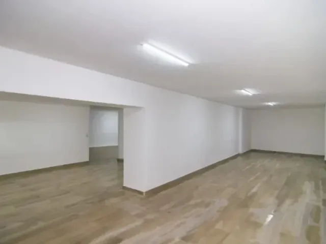 Loja com 450m², para alugar, no bairro República em São Paulo