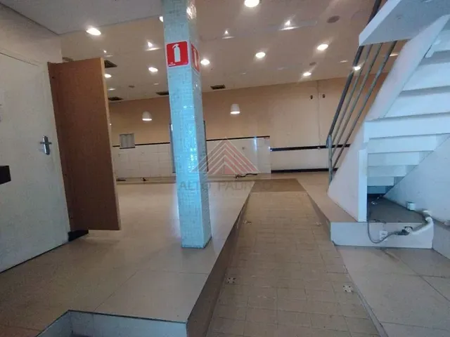 Loja com 700m², para alugar, no bairro Vila Bocaina em Mauá
