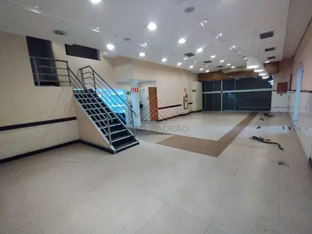 Loja com 700m², para alugar, no bairro Vila Bocaina em Mauá