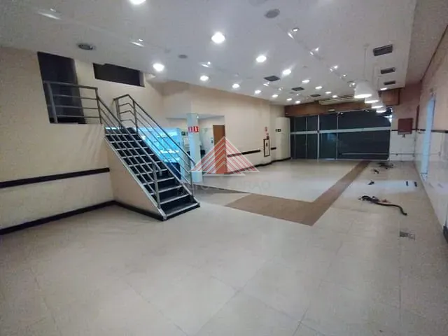 Loja com 700m², para alugar, no bairro Vila Bocaina em Mauá
