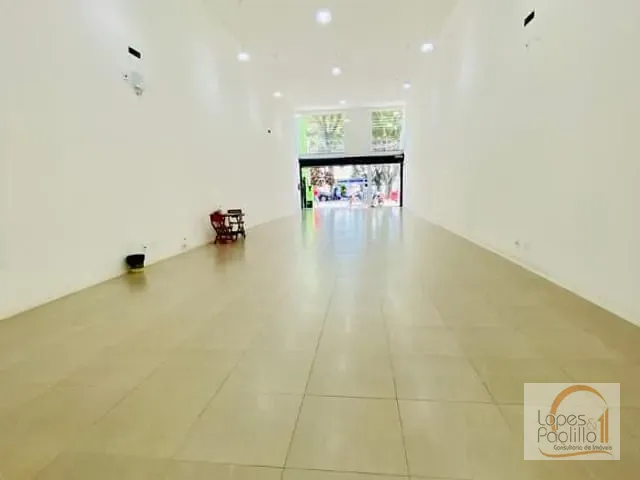 Loja com 296m², para alugar, no bairro Centro em Atibaia