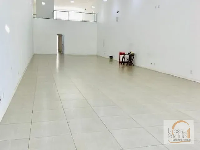 Loja com 296m², para alugar, no bairro Centro em Atibaia