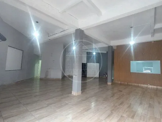 Loja com 180m², para alugar, no bairro Jardim Ipanema (Zona Sul) em São Paulo