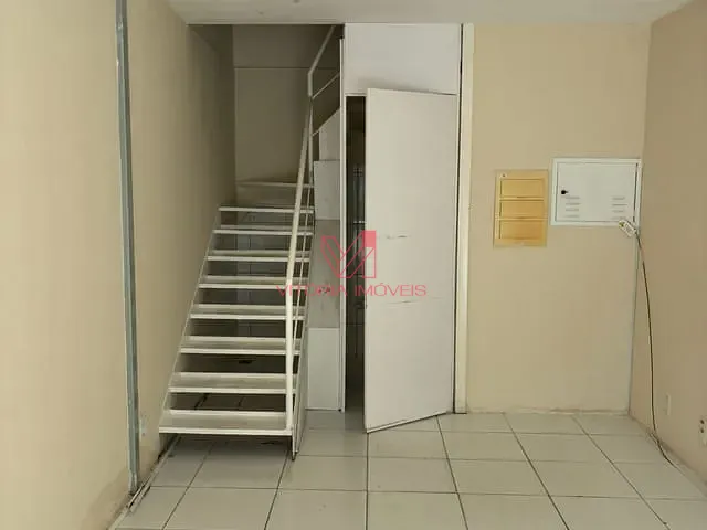 Loja à venda ou para alugar, no bairro Praia do Canto em Vitória