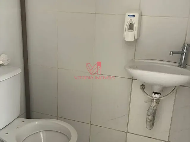 Loja à venda ou para alugar, no bairro Praia do Canto em Vitória