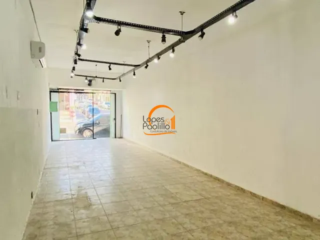 Loja com 121m², para alugar, no bairro Centro em Atibaia