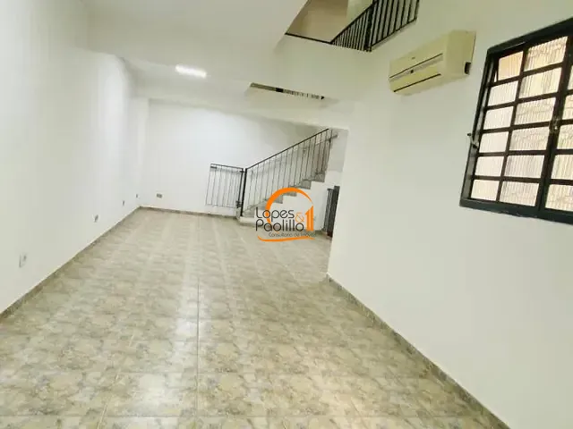 Loja com 121m², para alugar, no bairro Centro em Atibaia