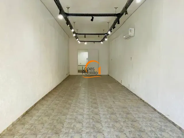 Loja com 121m², para alugar, no bairro Centro em Atibaia