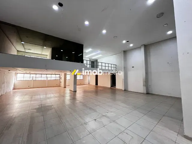 Loja com 347m², para alugar, no bairro Vila Lídia em Campinas