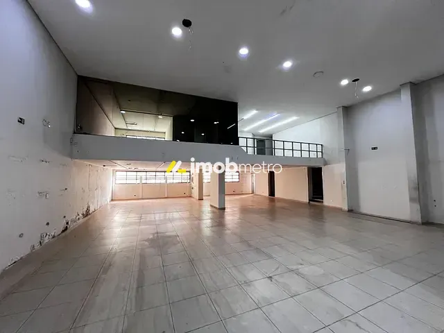 Loja com 347m², para alugar, no bairro Vila Lídia em Campinas