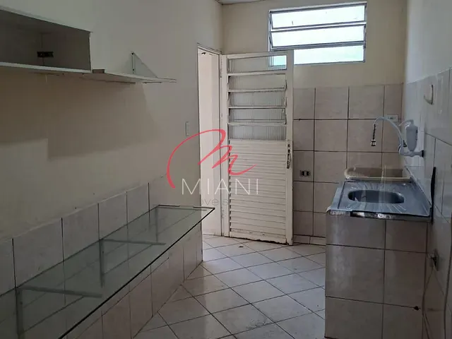 Loja à venda ou para alugar, no bairro Alto da Lapa em São Paulo