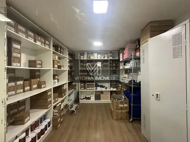 Loja com 96m², à venda, no bairro Santa Lúcia em Vitória