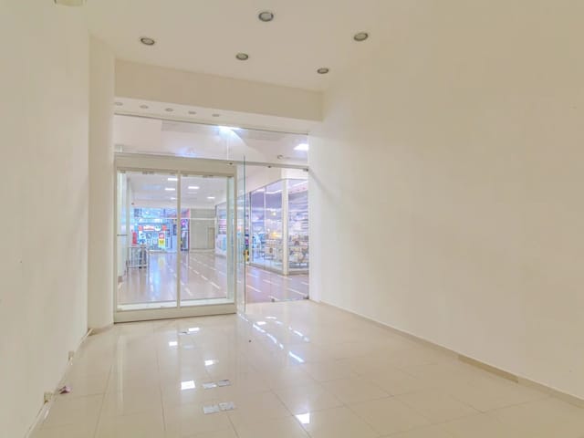 Loja com 33m², para alugar, no bairro República em São Paulo