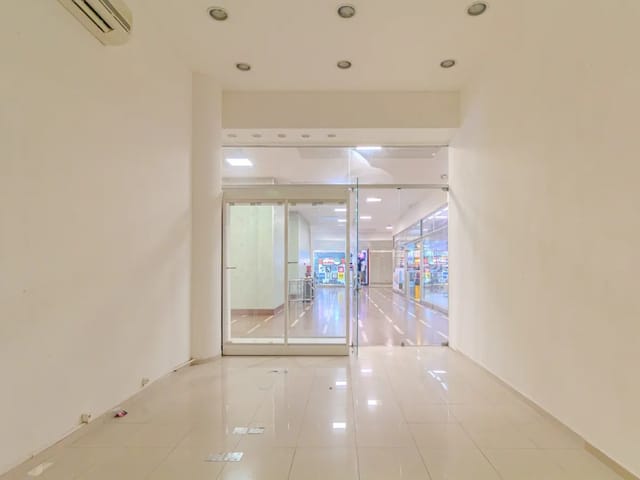 Loja com 33m², para alugar, no bairro República em São Paulo