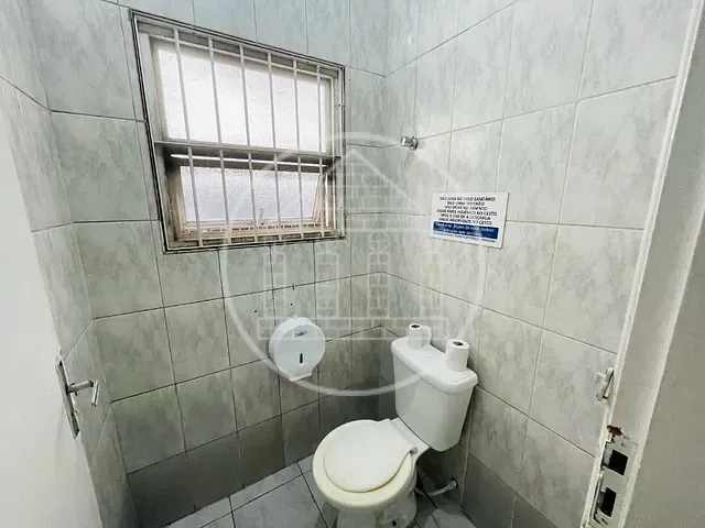 Loja com 252m², para alugar, no bairro Parque Maria Helena em São Paulo