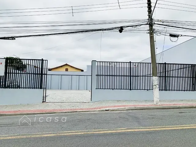 Loja com 625m², para alugar, no bairro Jardim Maria Cândida em Caçapava