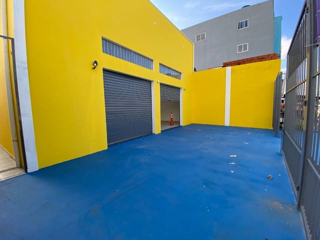 Loja com 313m², à venda, no bairro Bairro Jardim Nossa Senhora das Graças em Cotia