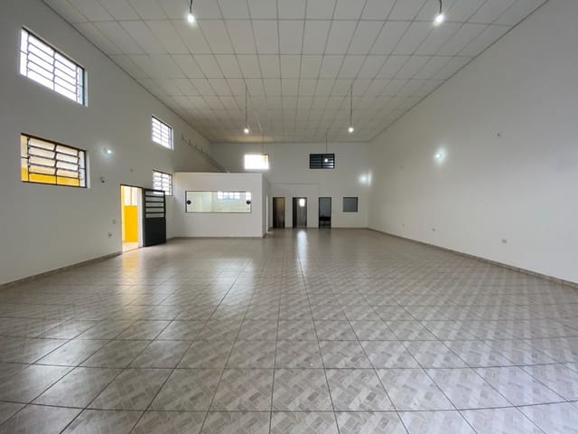 Loja com 313m², à venda, no bairro Bairro Jardim Nossa Senhora das Graças em Cotia