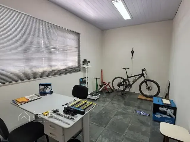 Loja com 349m², à venda, no bairro Vila Resende em Caçapava