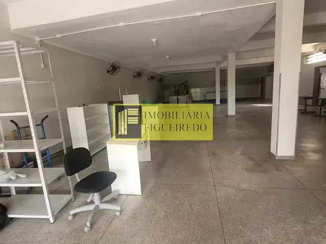 Loja com 240m², para alugar, no bairro Vila Ipiranga em São José do Rio Preto