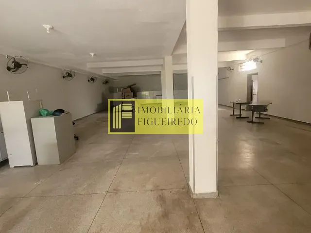 Loja com 240m², para alugar, no bairro Vila Ipiranga em São José do Rio Preto