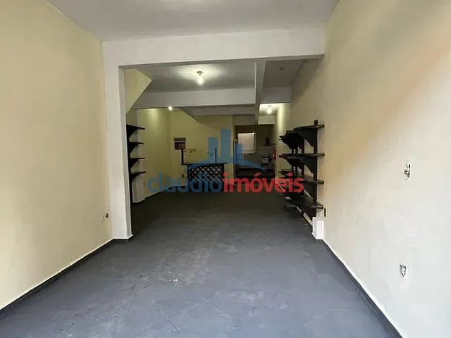 Loja para alugar, no bairro Centro em Barra Mansa