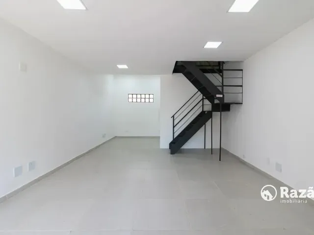 Loja para alugar, no bairro Portão em Curitiba