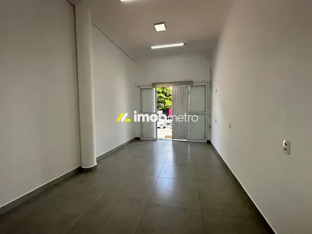 Loja com 20m², para alugar, no bairro Parque São Quirino em Campinas