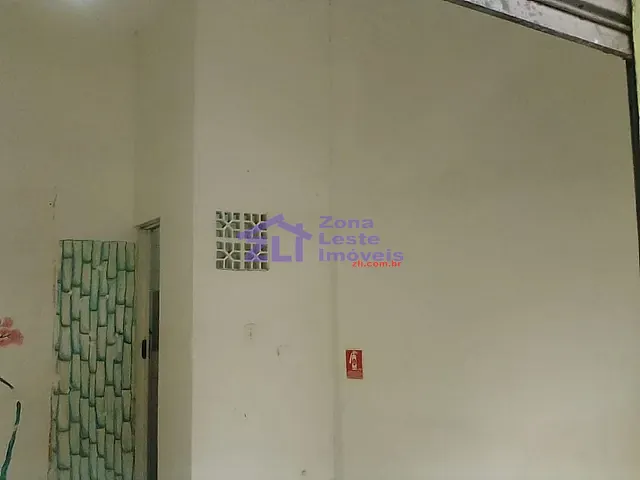 Loja com 25m², para alugar, no bairro Vila Azevedo em São Paulo