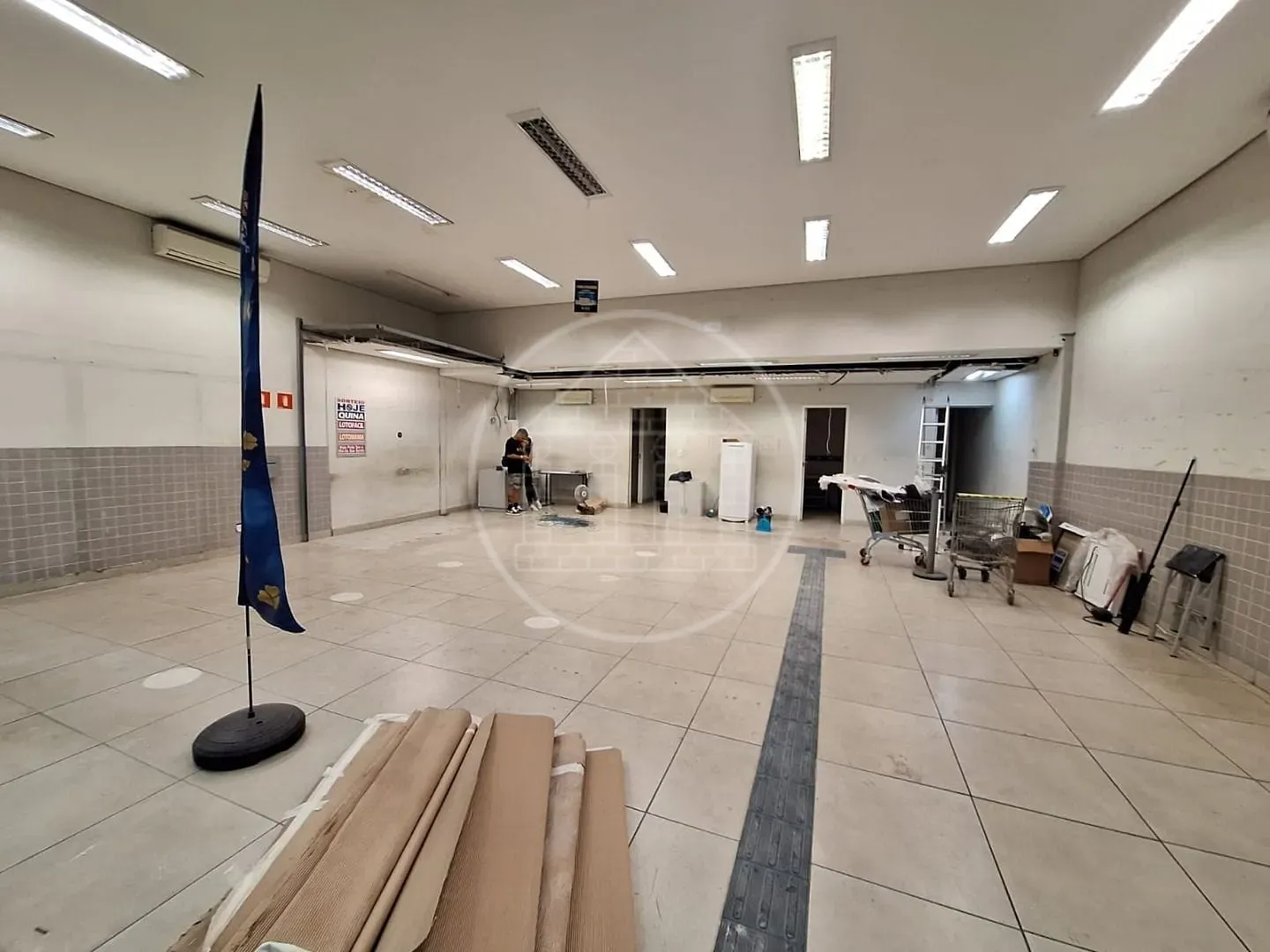 Loja-Salão, 150 m² - Foto 1