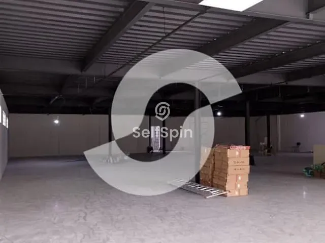 Loja com 1400m², para alugar, no bairro Piratininga em Niterói