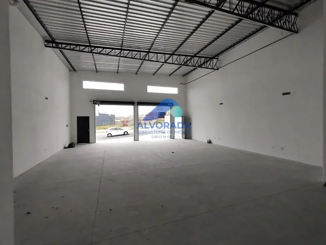 Loja com 300m², para alugar, no bairro Recanto dos Eucaliptos em São José Dos Campos