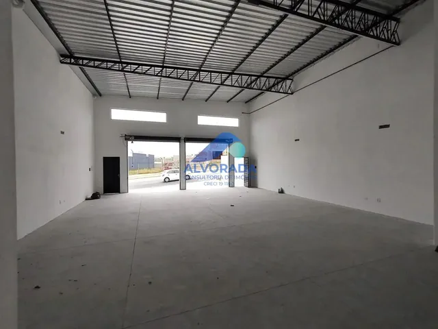 Loja com 300m², para alugar, no bairro Recanto dos Eucaliptos em São José Dos Campos