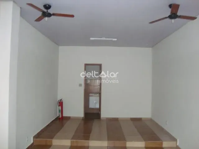 Loja com 40m², para alugar, no bairro Planalto em Belo Horizonte