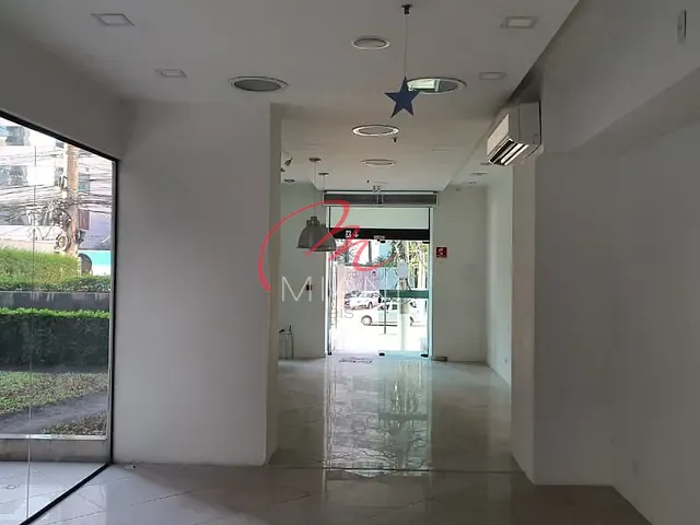 Loja com 418m², à venda ou para alugar, no bairro Vila Olímpia em São Paulo