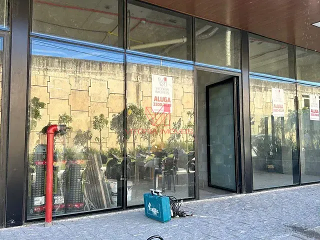 Loja com 81m², para alugar, no bairro Jardim Camburi em Vitória