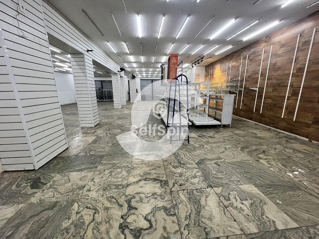 Loja-Salão, 300 m² - Foto 1