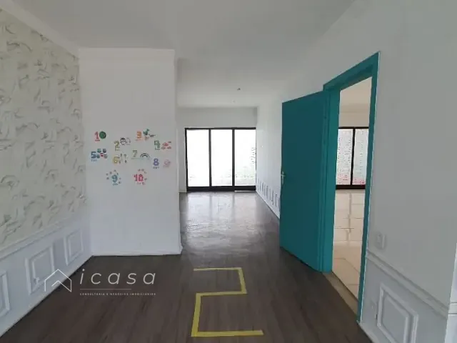 Loja com 450m², à venda ou para alugar, no bairro Jardim Esplanada em São José dos Campos