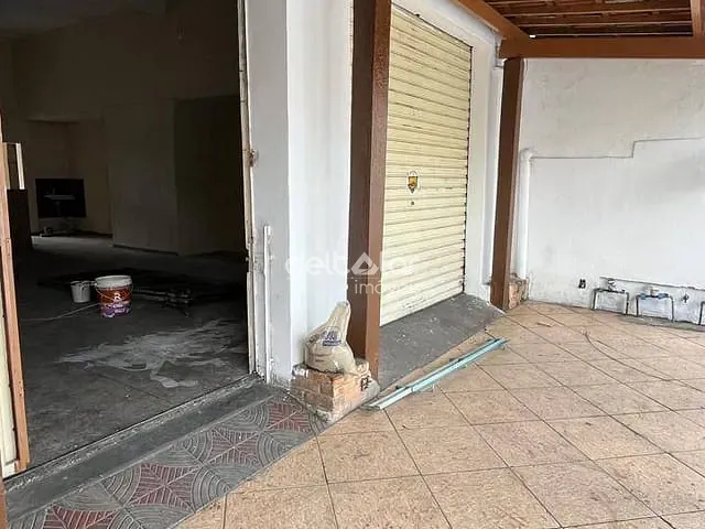 Loja com 130m², para alugar, no bairro Santa Mônica em Belo Horizonte