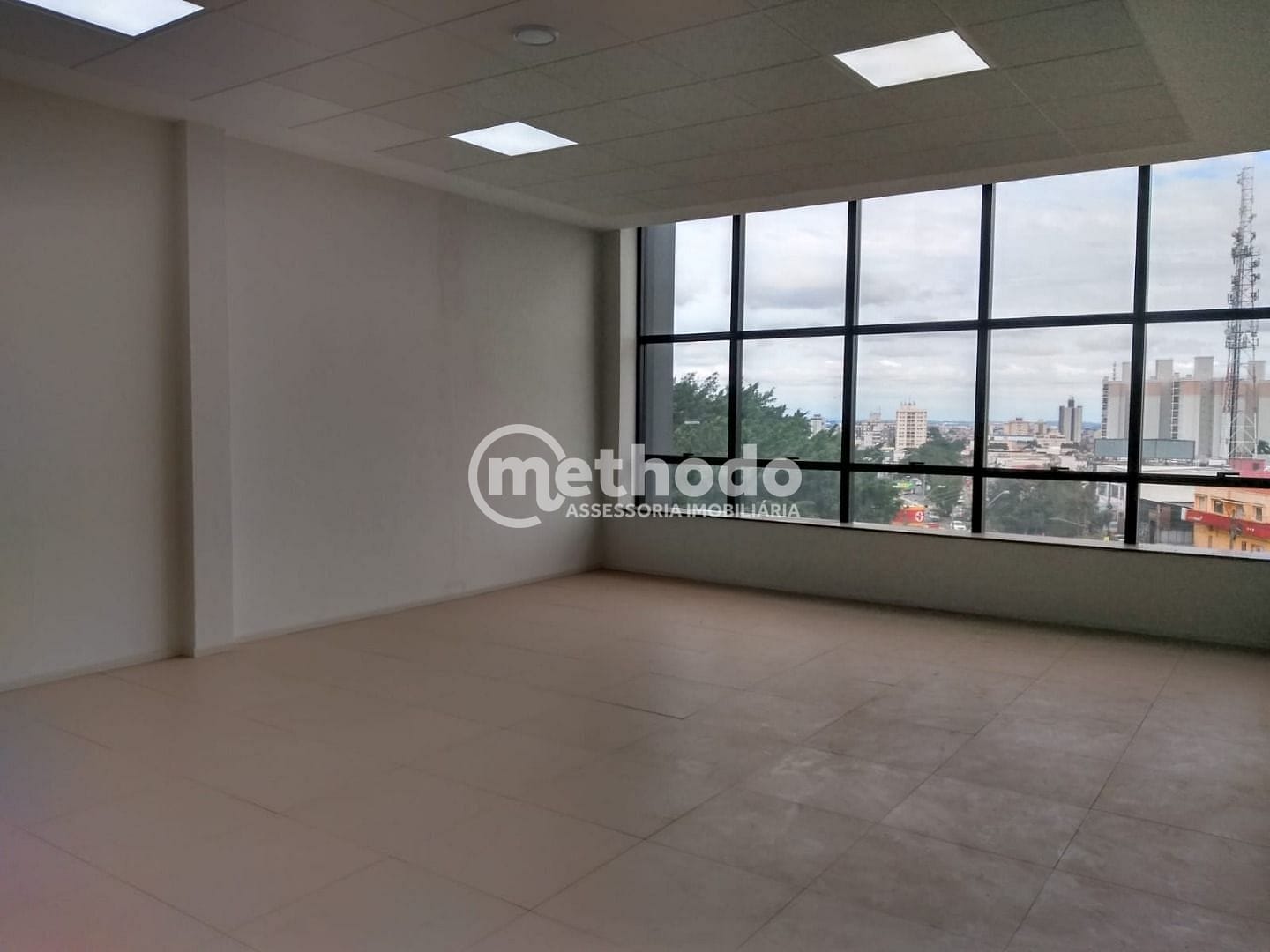 Loja-Salão, 500 m² - Foto 1