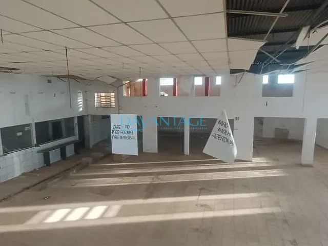 Loja com 695m², à venda, no bairro Jardim Rosa Cruz em Mogi Guaçu