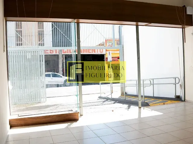 Loja com 140m², para alugar, no bairro Centro em São José do Rio Preto