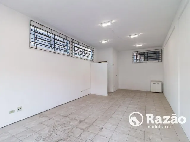 Loja para alugar, no bairro Cristo Rei em Curitiba