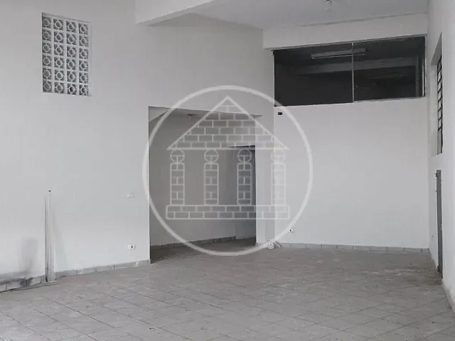 Loja com 667m², para alugar, no bairro Capela do Socorro em São Paulo