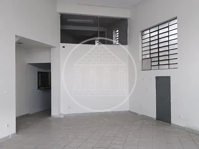 Loja com 667m², para alugar, no bairro Capela do Socorro em São Paulo