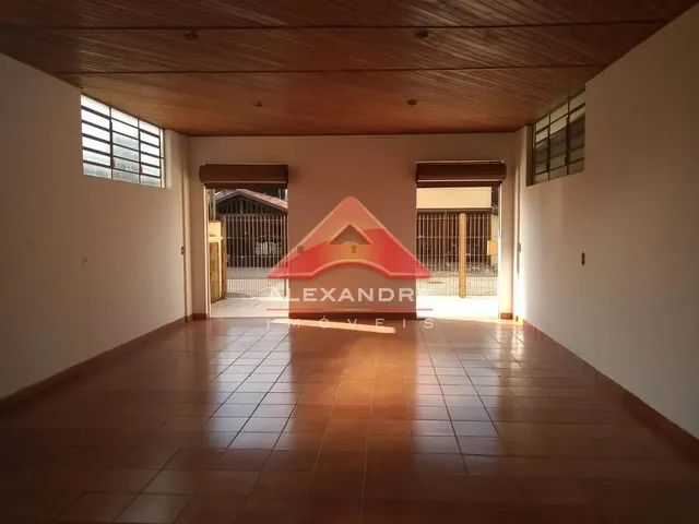 Loja com 300m², para alugar, no bairro Vila Tatetuba em São José Dos Campos