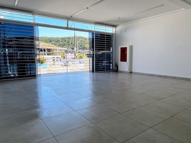 Loja com 47m², à venda, no bairro Ingleses do Rio Vermelho em Florianópolis