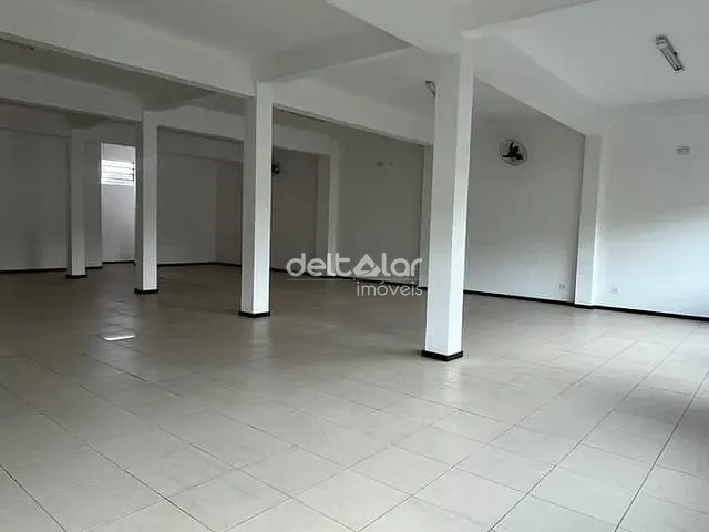 Loja com 220m², para alugar, no bairro Parque São Pedro (Venda Nova) em Belo Horizonte