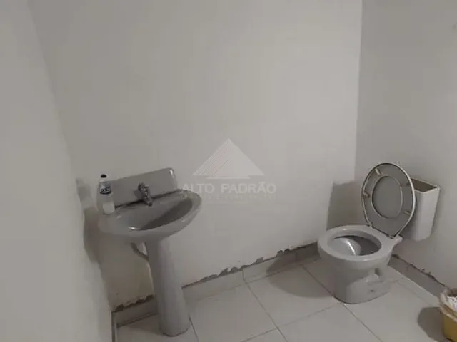 Loja com 80m², para alugar, no bairro Vila Assis Brasil em Mauá